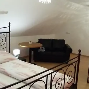 ferienhaus-weissbacher-wien.vienna-besthotels.com/
